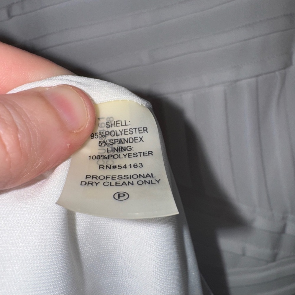 Calvin Klein Woman’s White Geometrical Dress NWT - Picture 7 of 7